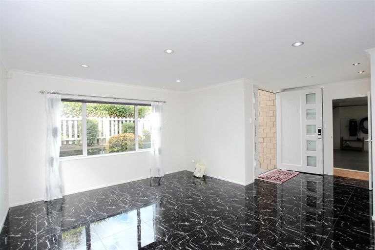 Photo of property in 3 Andy Crescent, Flat Bush, Auckland, 2016