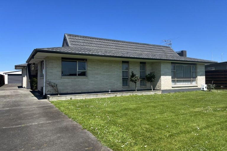 Photo of property in 12 Geraldine Crescent, Cloverlea, Palmerston North, 4412