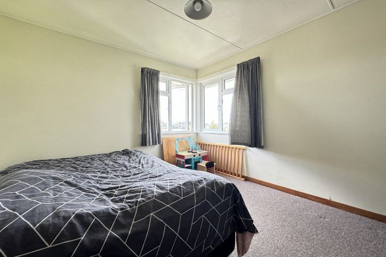 Photo of property in 12 Monowai Road, Johnsonville, Wellington, 6037