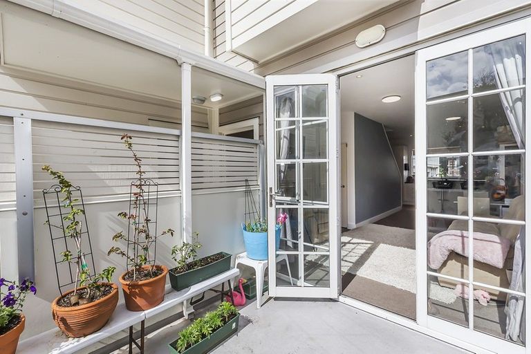 Photo of property in 33 Little George Street, Thorndon, Wellington, 6011