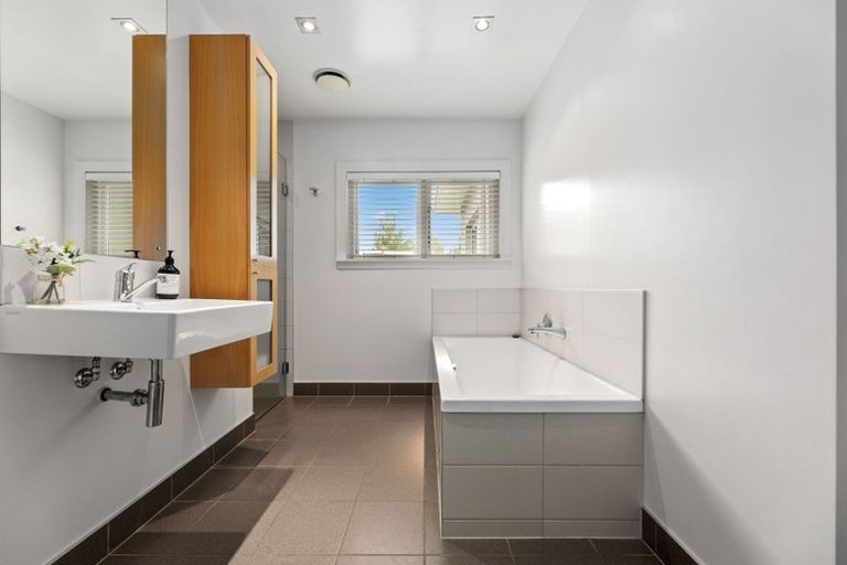 Photo of property in 66 Kahu Road, Fendalton, Christchurch, 8041