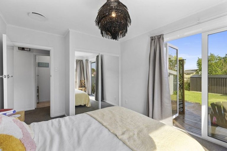 Photo of property in 16 Malta Crescent, South New Brighton, Christchurch, 8062