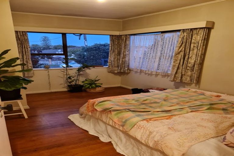 Photo of property in 3 Links Road, New Lynn, Auckland, 0600