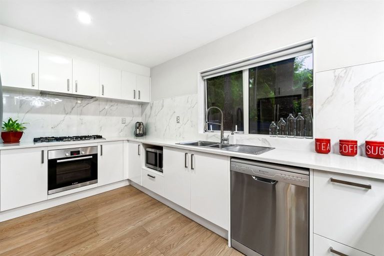 Photo of property in 40a Acacia Road, Torbay, Auckland, 0632