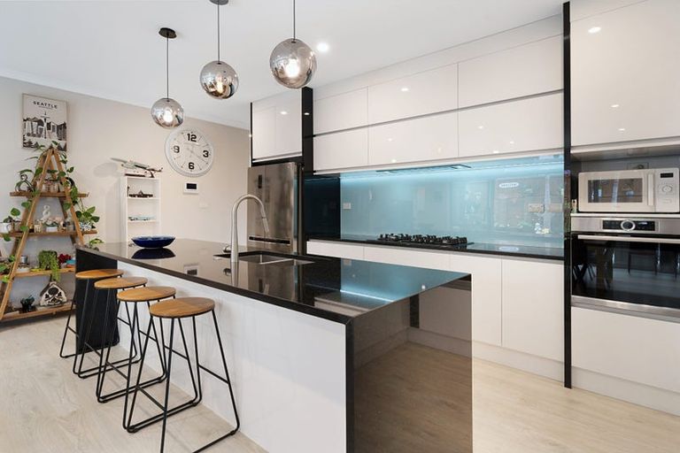 Photo of property in 16 Tararua Street, Massey, Auckland, 0614