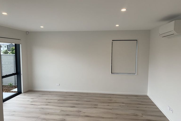 Photo of property in 10 Port Way, Rosehill, Papakura, 2113