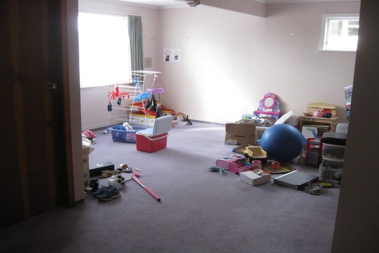 Photo of property in 28 Maple Grove, Kingston, Wellington, 6021