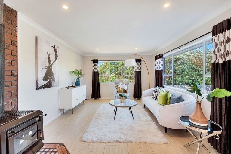 Photo of property in 5 Solar Road, Glen Eden, Auckland, 0602