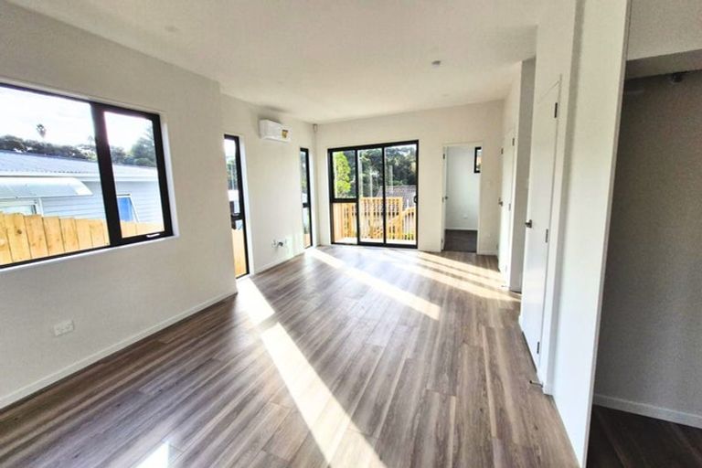 Photo of property in 90d Moire Road, Massey, Auckland, 0614