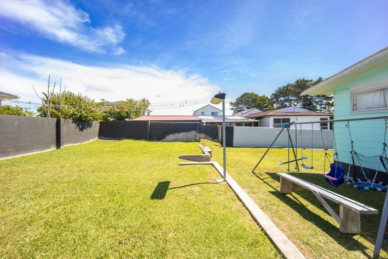 Photo of property in 6 Burbank Avenue, Manurewa, Auckland, 2102
