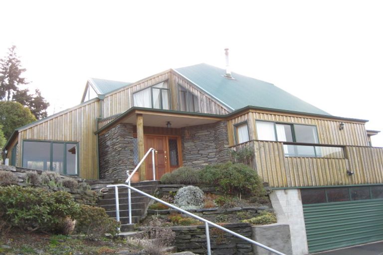 Photo of property in 15 Golden Terrace, Queenstown, 9300