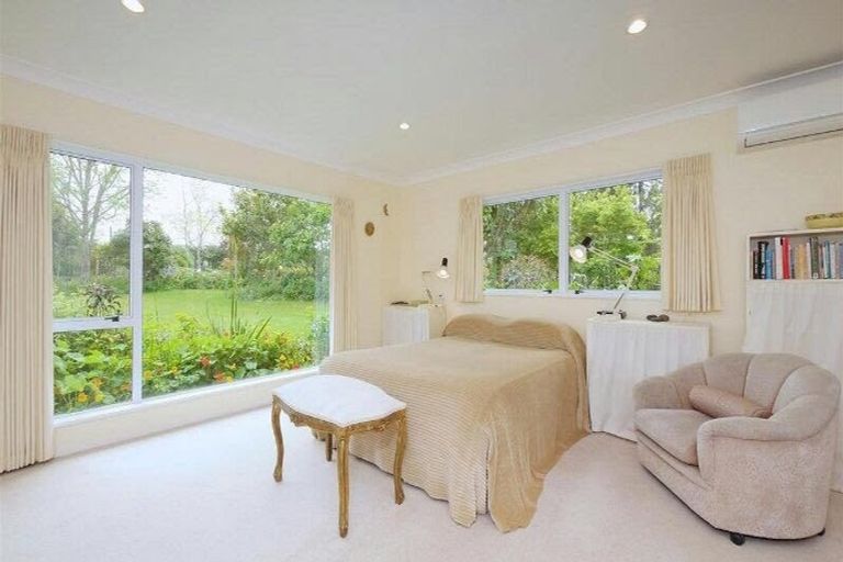 Photo of property in 211 Waihoehoe Road, Drury, 2577