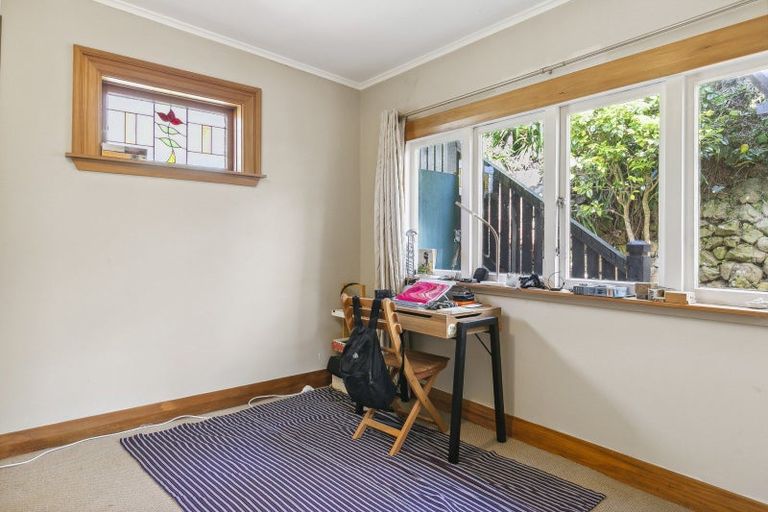 Photo of property in 120a Breaker Bay Road, Breaker Bay, Wellington, 6022