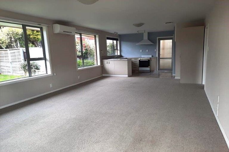 Photo of property in 2/38 Delaware Crescent, Russley, Christchurch, 8042