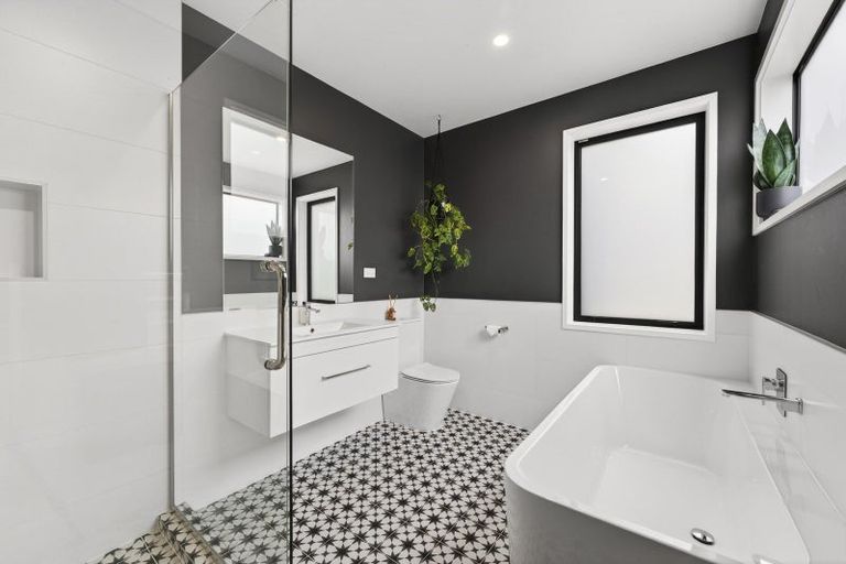 Photo of property in 115 Kaipara Portage Road, Riverhead, 0820