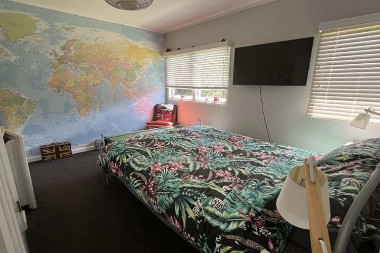 Photo of property in 12 Stoke Street, Westown, New Plymouth, 4310