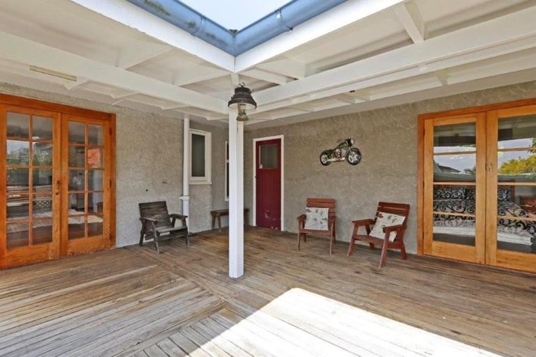 Photo of property in 5 Arataki Road, Havelock North, 4130