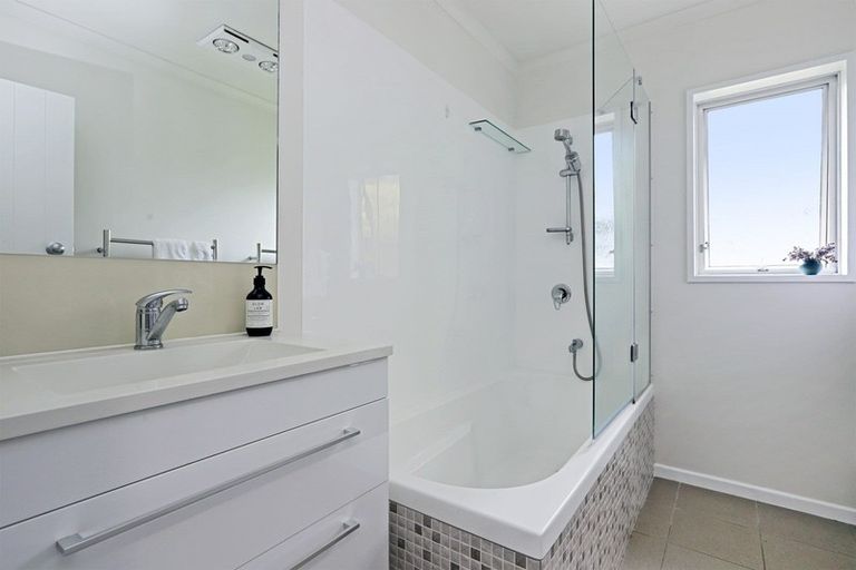 Photo of property in 15 Travis Street, Taradale, Napier, 4112