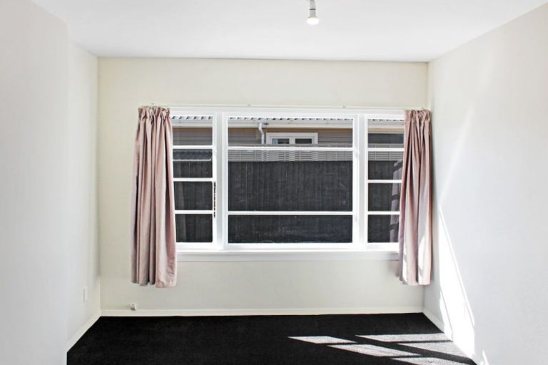 Photo of property in 240 Weston Road, Mairehau, Christchurch, 8052