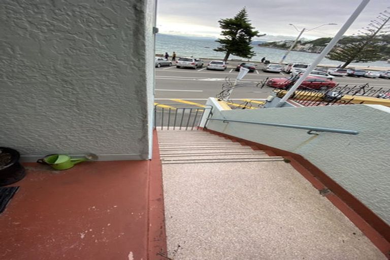 Photo of property in 182 Oriental Parade, Oriental Bay, Wellington, 6011