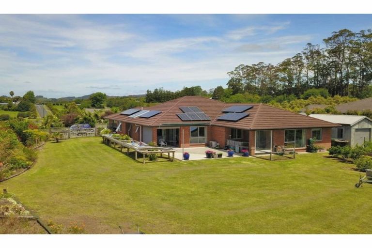 Photo of property in 19 Greenway Drive, Kerikeri, 0230