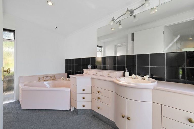 Photo of property in 135b Durrant Drive, Whangamata, 3620