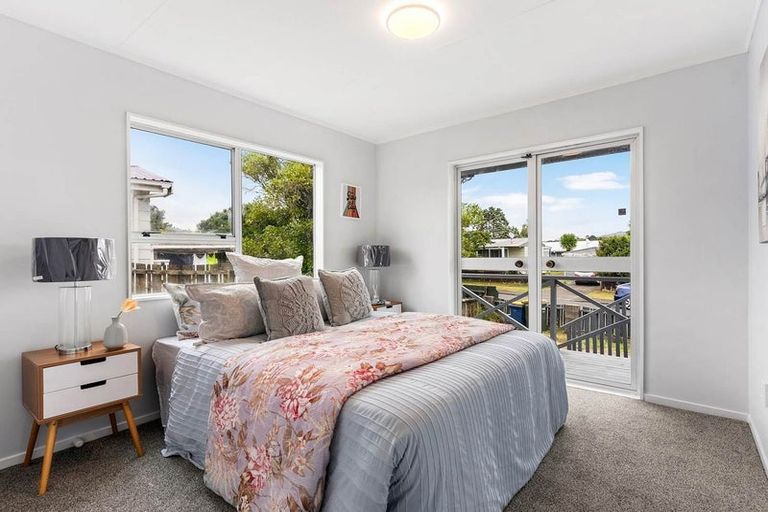 Photo of property in 3 Imperial Place, Henderson, Auckland, 0612