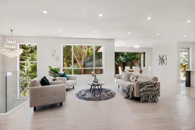 Photo of property in 29 Corricvale Way, Northcross, Auckland, 0630