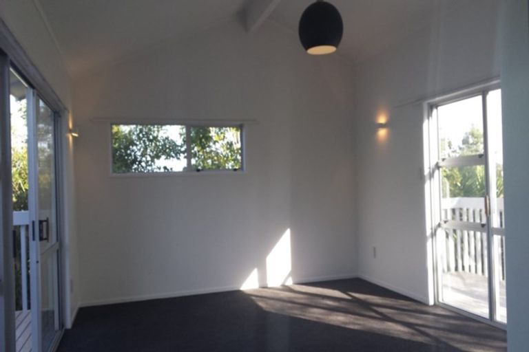 Photo of property in 27 Park Hill Road, Birkenhead, Auckland, 0626