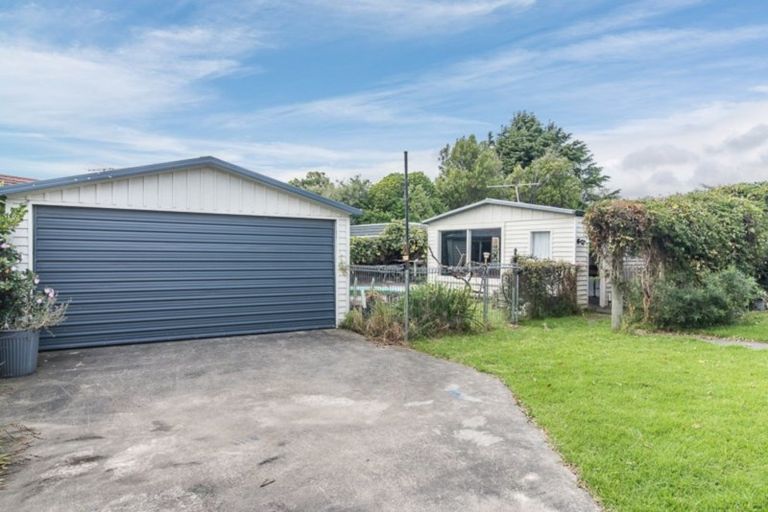 Photo of property in 299 Te Moana Road, Waikanae, 5036