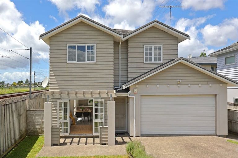 Photo of property in 36 Mulvaney Crescent, Henderson, Auckland, 0612