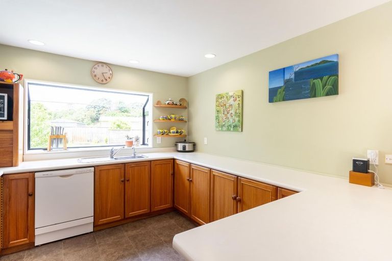 Photo of property in 110 Renown Road, Raumati South, Paraparaumu, 5032