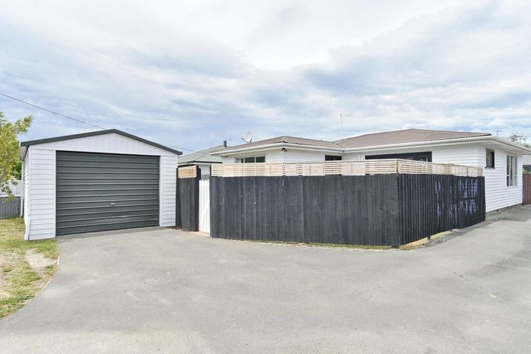 Photo of property in 242 Mairehau Road, Burwood, Christchurch, 8083