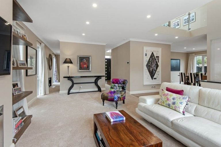 Photo of property in 111a Saint Andrews Square, Strowan, Christchurch, 8052