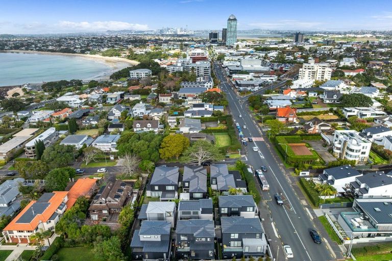 Photo of property in 201c Hurstmere Road, Takapuna, Auckland, 0622