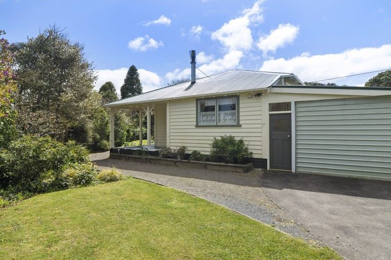 Photo of property in 85 South Road, Manaia, 4612