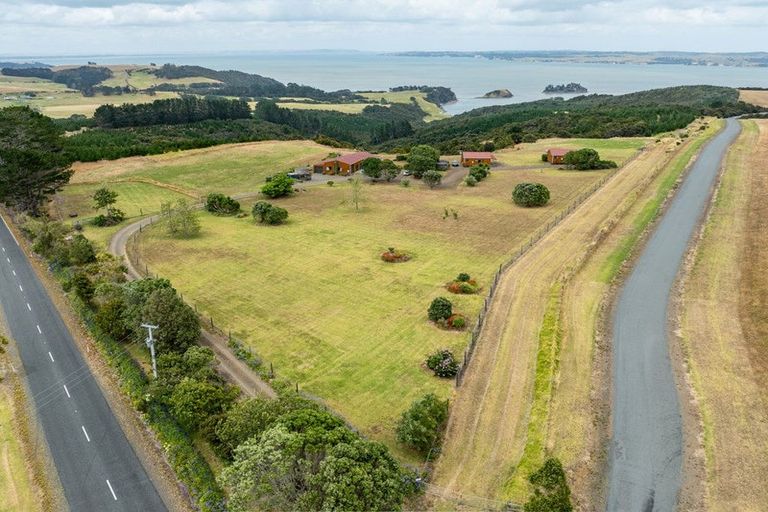 Photo of property in 986 Tinopai Road, Tinopai, Matakohe, 0593