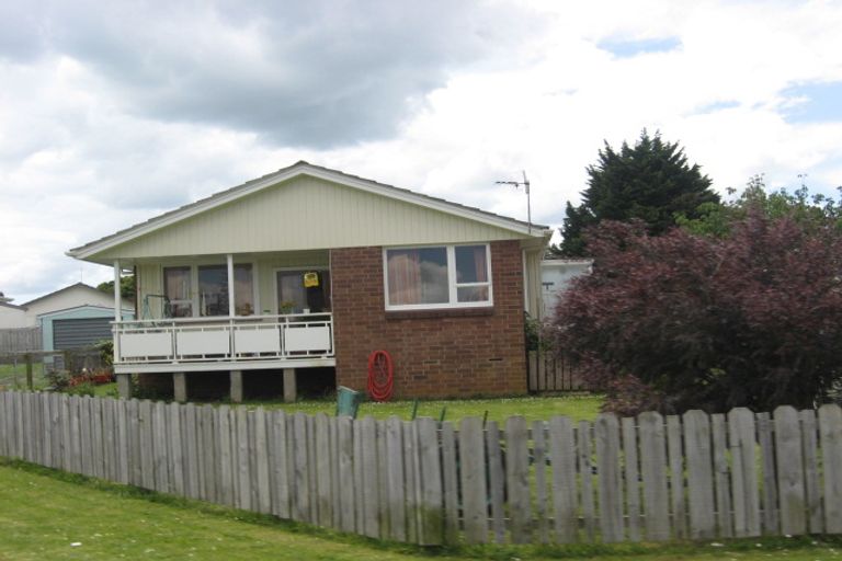 Photo of property in 11 Nina Place, Manurewa, Auckland, 2102