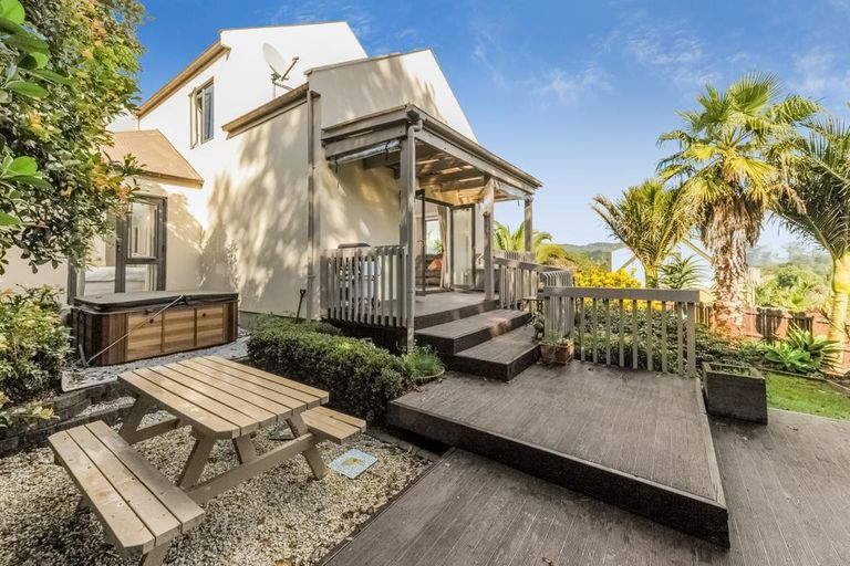 Photo of property in 13 View Ridge Drive, Ranui, Auckland, 0612