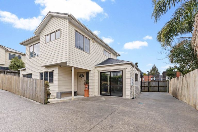 Photo of property in 70c Alfriston Road, Manurewa East, Auckland, 2102