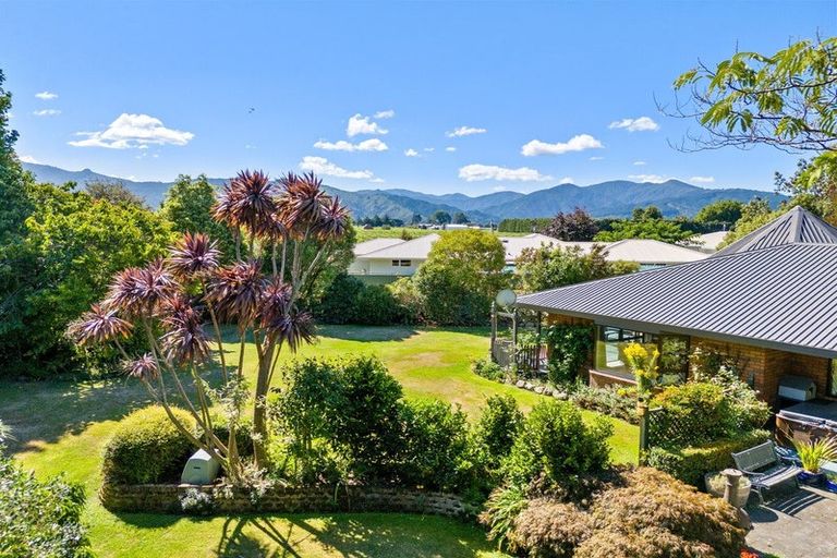 Photo of property in 9 Ashford Grove, Rapaura, Blenheim, 7273