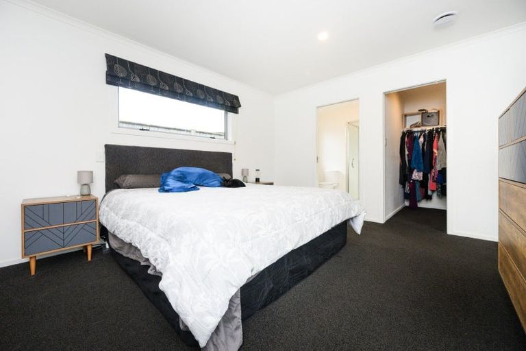 Photo of property in 17 Lorenzo Place, Kelvin Grove, Palmerston North, 4414