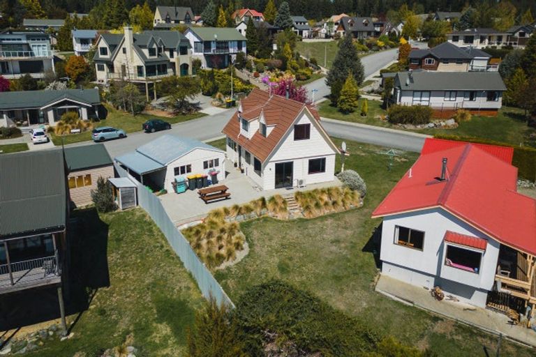 Photo of property in 15 Hamilton Drive, Lake Tekapo, 7999