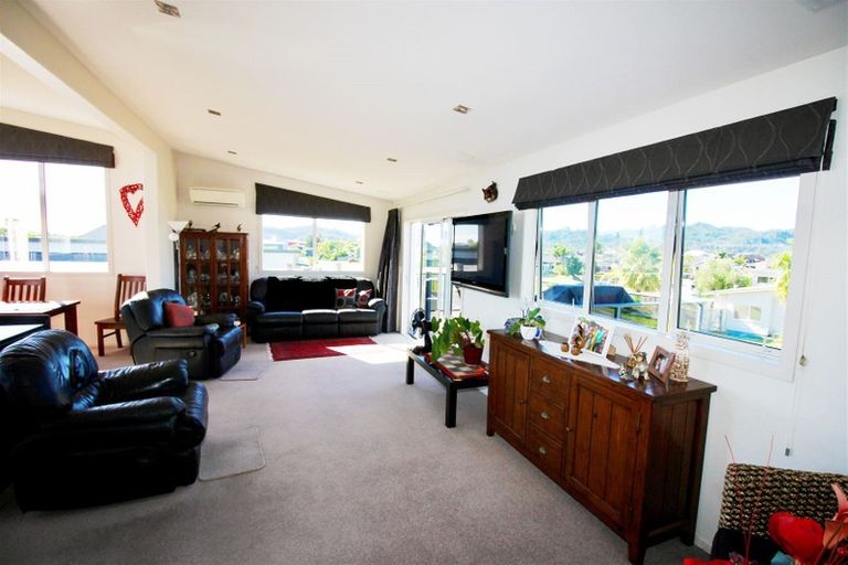 Photo of property in 16 Aquila Drive, Whitianga, 3510