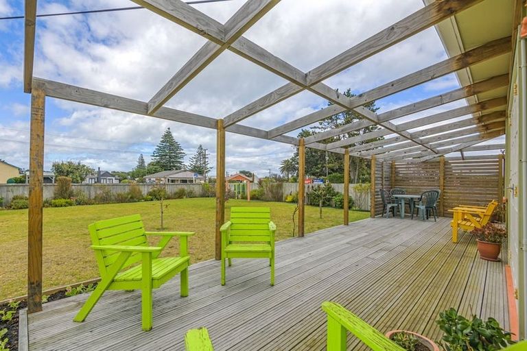 Photo of property in 34 Koputara Road, Himatangi Beach, Foxton, 4891