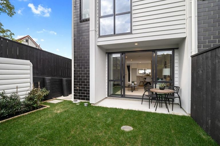 Photo of property in 4e Weetman Drive, Browns Bay, Auckland, 0630