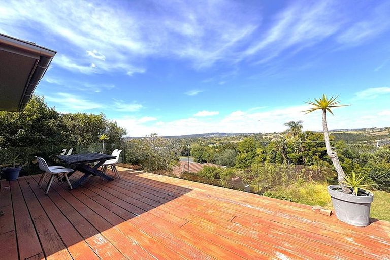 Photo of property in 121 Sandspit Road, Shelly Park, Auckland, 2014