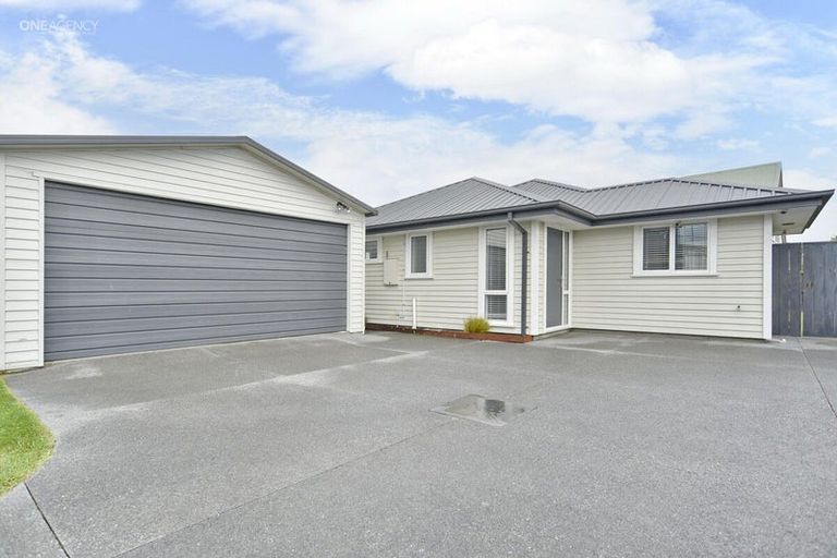 Photo of property in 276 Travis Road, New Brighton, Christchurch, 8083