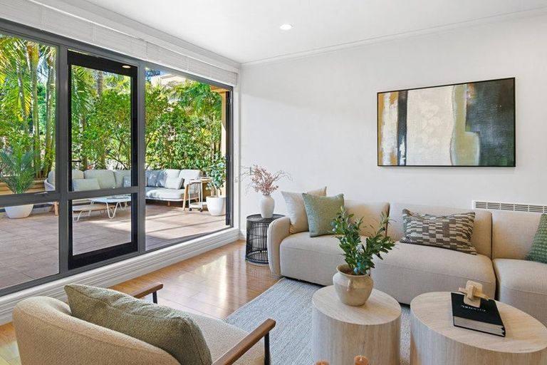 Photo of property in 1p/7-11 Bute Road, Browns Bay, Auckland, 0630