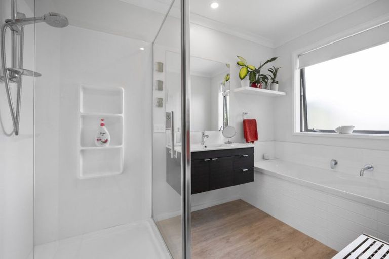 Photo of property in 40 Charlotte Drive, Omokoroa, 3114